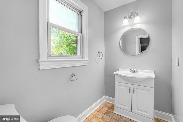 8230 GREGORY DR, Alexandria, VA 22309