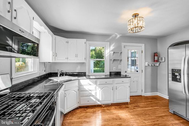 8230 GREGORY DR, Alexandria, VA 22309