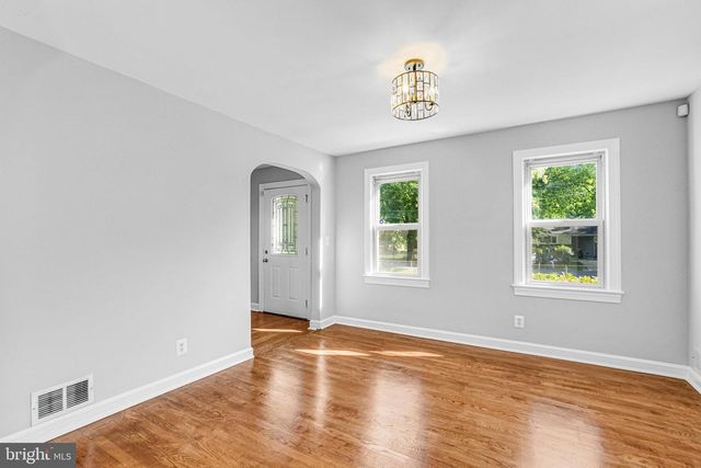 8230 GREGORY DR, Alexandria, VA 22309