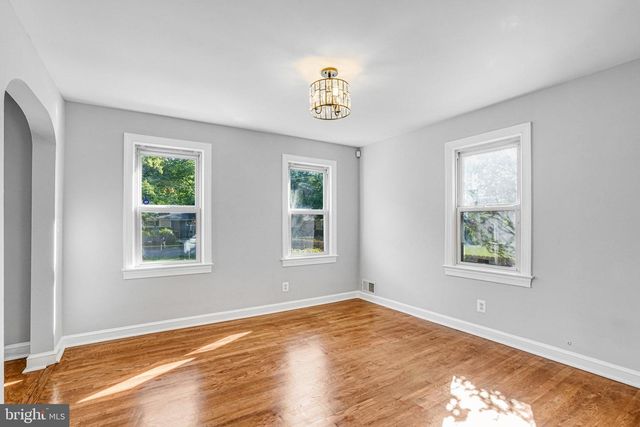 8230 GREGORY DR, Alexandria, VA 22309