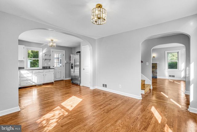 8230 GREGORY DR, Alexandria, VA 22309