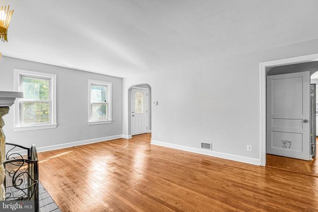 8230 GREGORY DR, Alexandria, VA 22309