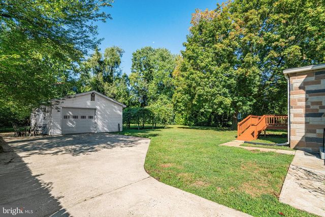 8230 GREGORY DR, Alexandria, VA 22309