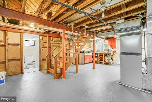 8230 GREGORY DR, Alexandria, VA 22309