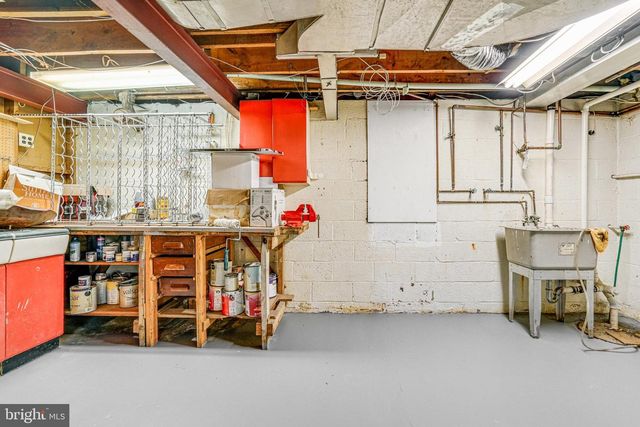 8230 GREGORY DR, Alexandria, VA 22309