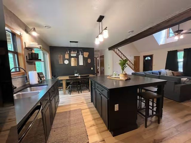 1 Thomas Circle, Eureka Springs, AR 72631