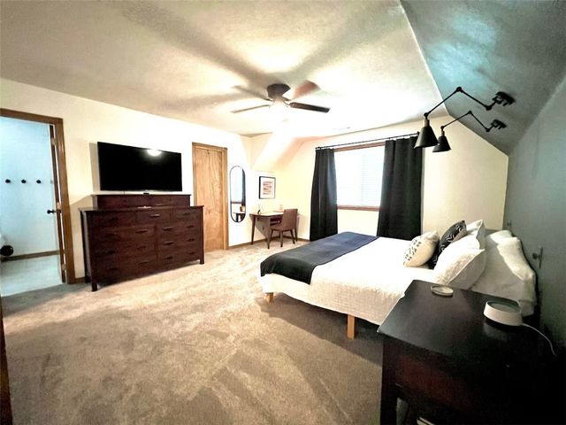 1 Thomas Circle, Eureka Springs, AR 72631