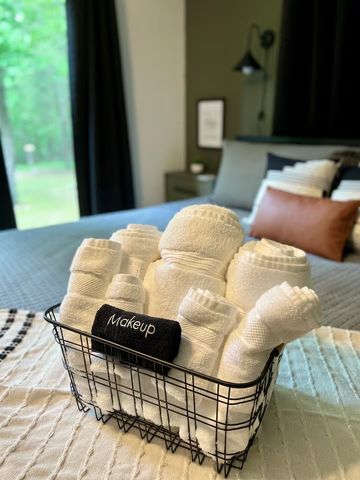 1 Thomas Circle, Eureka Springs, AR 72631