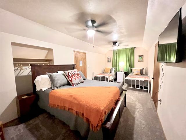 1 Thomas Circle, Eureka Springs, AR 72631