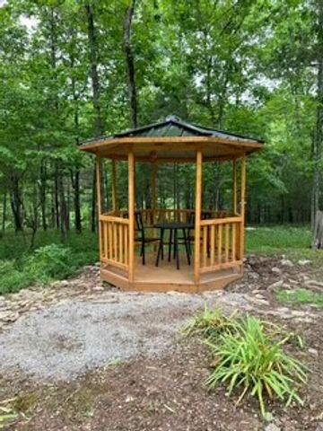 1 Thomas Circle, Eureka Springs, AR 72631