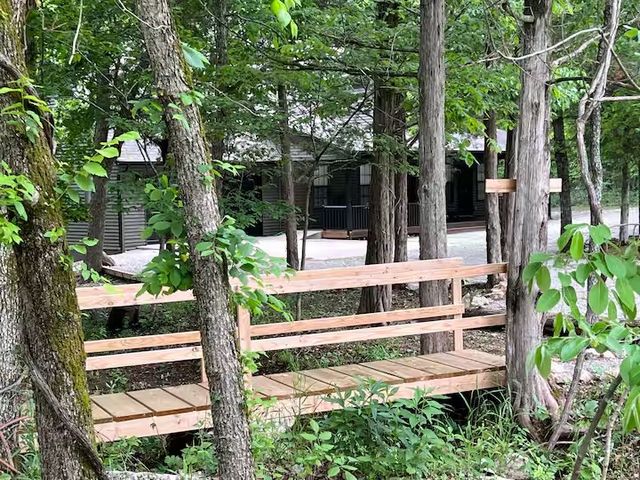 1 Thomas Circle, Eureka Springs, AR 72631