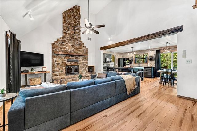 1 Thomas Circle, Eureka Springs, AR 72631