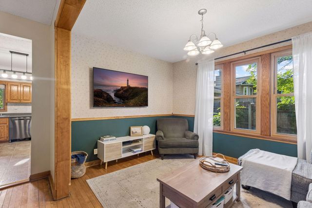 239 Oakwood Drive, Shoreview, MN 55126