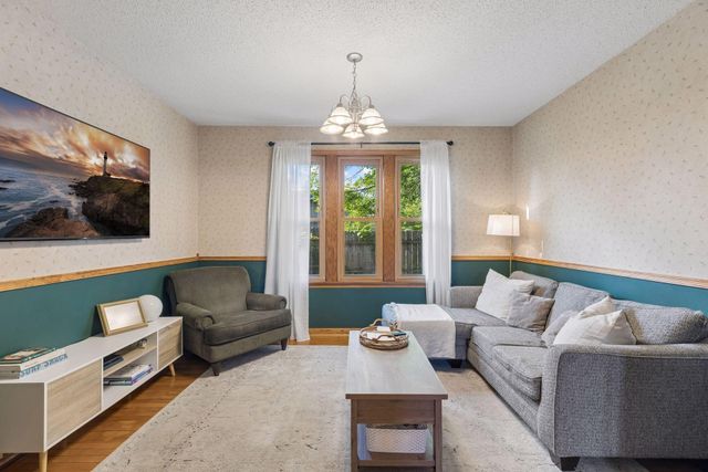 239 Oakwood Drive, Shoreview, MN 55126