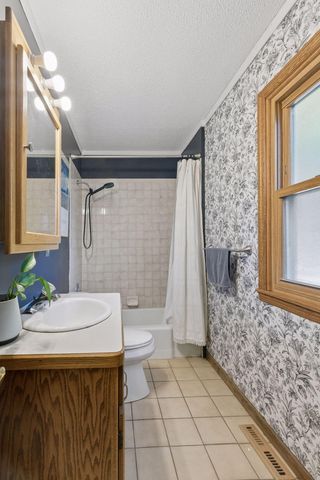 239 Oakwood Drive, Shoreview, MN 55126