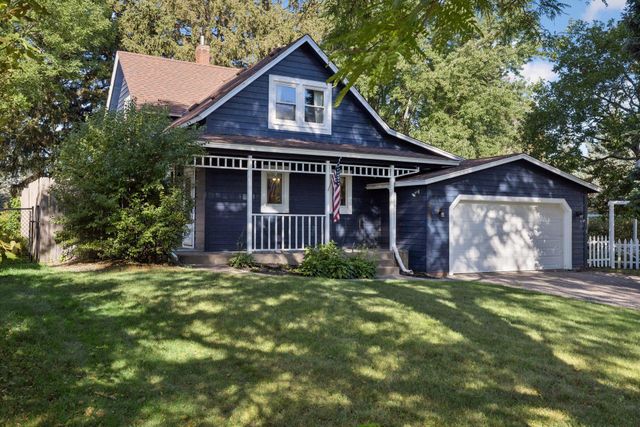 239 Oakwood Drive, Shoreview, MN 55126