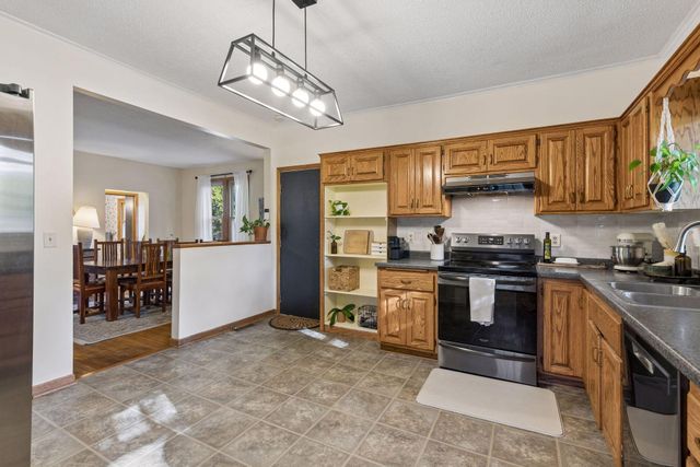 239 Oakwood Drive, Shoreview, MN 55126