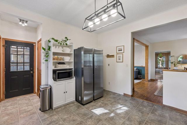 239 Oakwood Drive, Shoreview, MN 55126