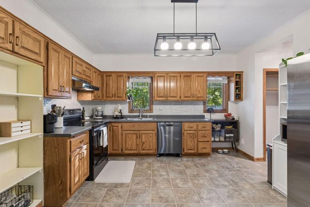 239 Oakwood Drive, Shoreview, MN 55126