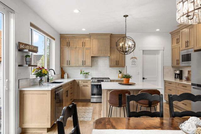 10418 W Shields Ave, Garden City, ID 83714