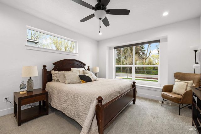 10418 W Shields Ave, Garden City, ID 83714