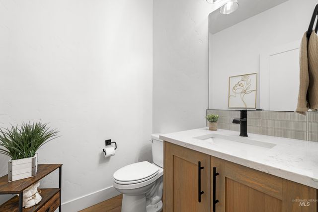 10418 W Shields Ave, Garden City, ID 83714