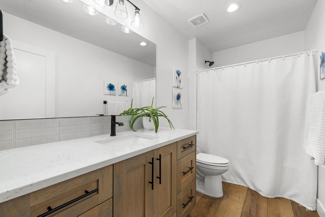 10418 W Shields Ave, Garden City, ID 83714