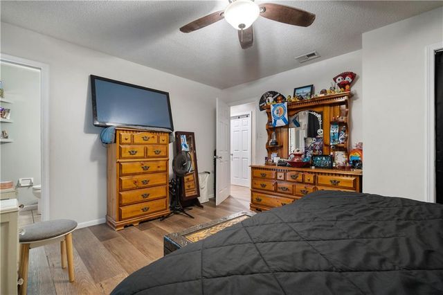 10801 Meadow Lane W, Irvington, AL 36544