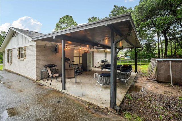 10801 Meadow Lane W, Irvington, AL 36544