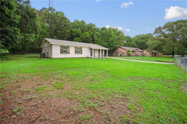 10801 Meadow Lane W, Irvington, AL 36544