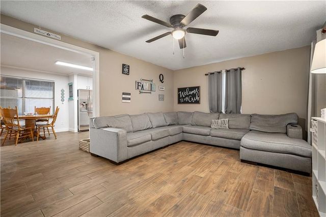 10801 Meadow Lane W, Irvington, AL 36544