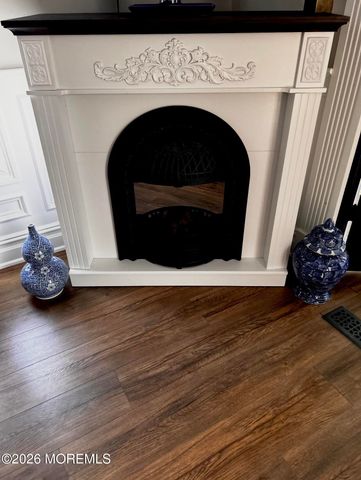 10 Avenue B, Hazlet, NJ 07734