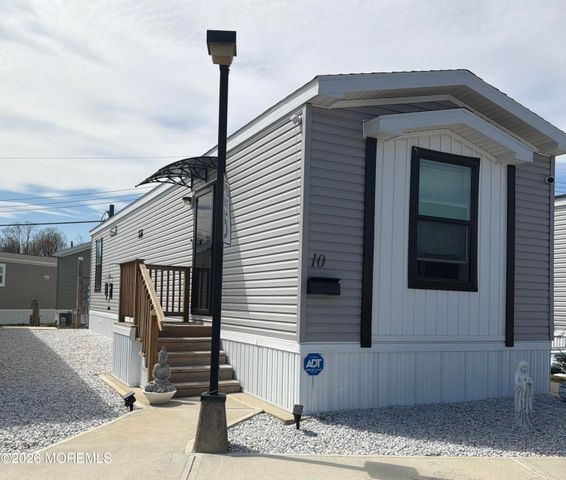 10 Avenue B, Hazlet, NJ 07734