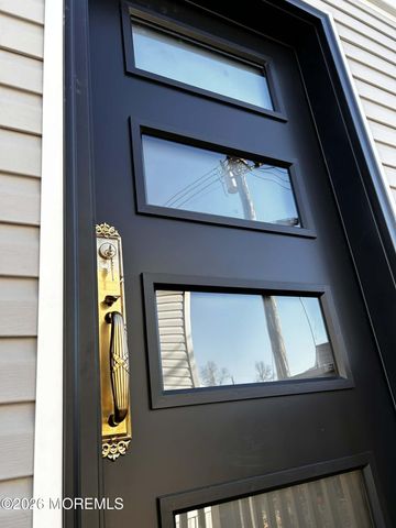 10 Avenue B, Hazlet, NJ 07734