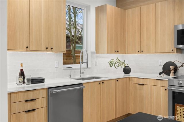 3407 NW 57th Street, Seattle, WA 98107