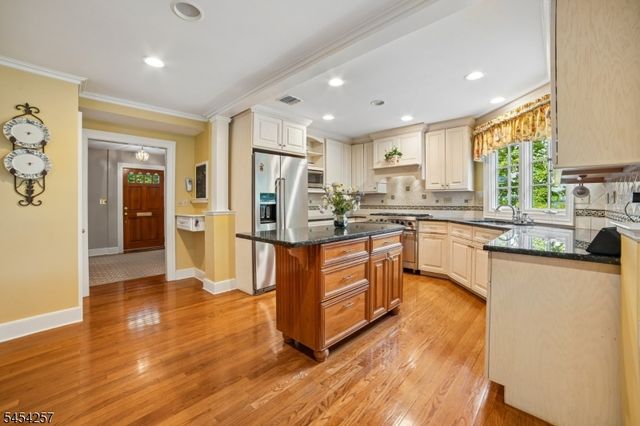 106 Pomeroy Rd, Madison Boro, NJ 07940