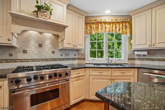 106 Pomeroy Rd, Madison Boro, NJ 07940