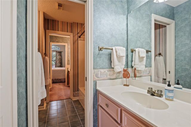 2207 Southern Hills Drive, League City, TX 77573
