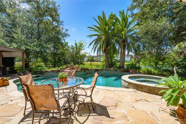2207 Southern Hills Drive, League City, TX 77573