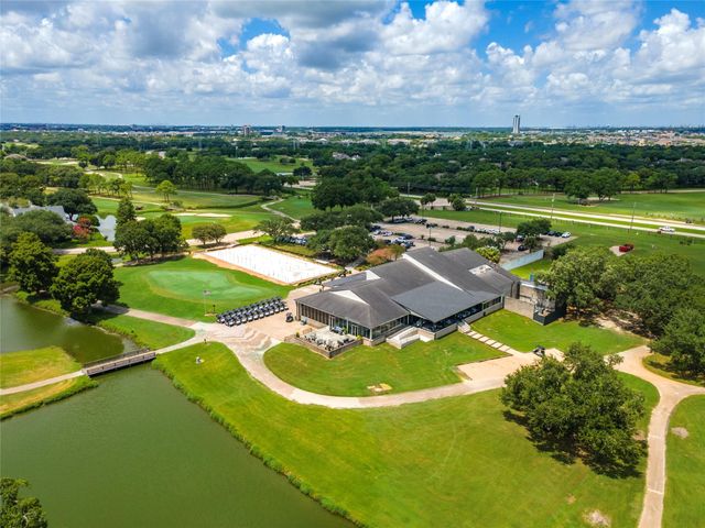 2207 Southern Hills Drive, League City, TX 77573