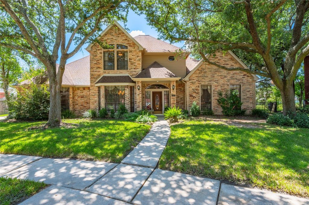 2207 Southern Hills Drive, League City, TX 77573