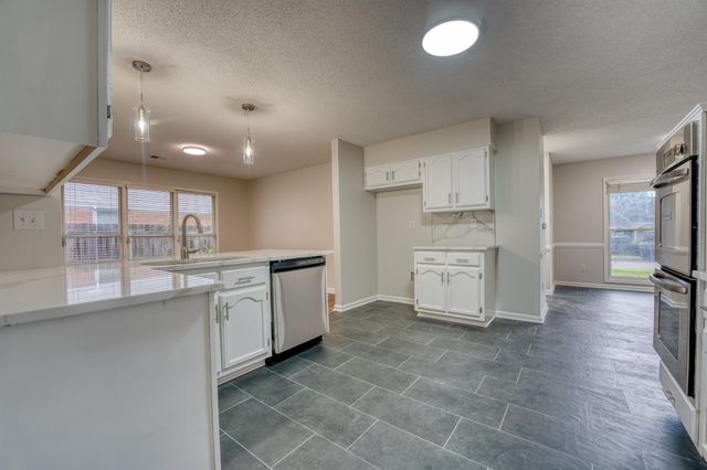 8936 ROWLEY CV, Cordova, TN 38016