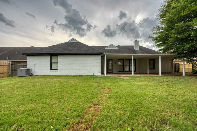8936 ROWLEY CV, Cordova, TN 38016