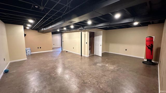 1312 Red Oak Drive, Goshen, IN 46526