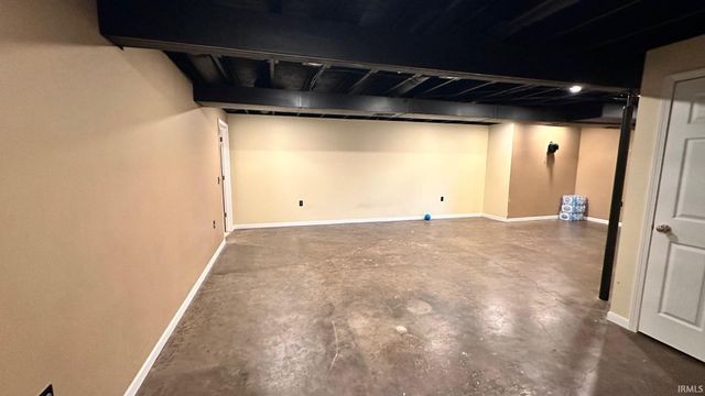 1312 Red Oak Drive, Goshen, IN 46526