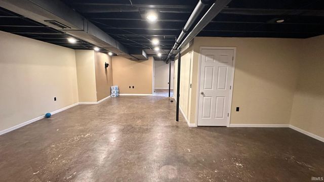 1312 Red Oak Drive, Goshen, IN 46526