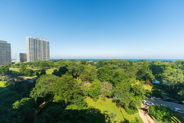 2600 N Lakeview Avenue 9B, Chicago, IL 60614