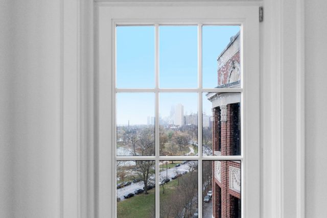 2600 N Lakeview Avenue 9B, Chicago, IL 60614