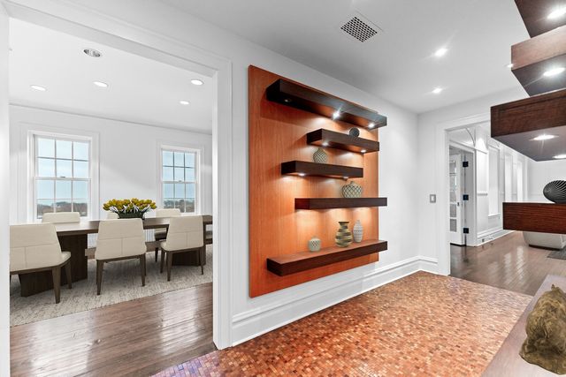 2600 N Lakeview Avenue 9B, Chicago, IL 60614