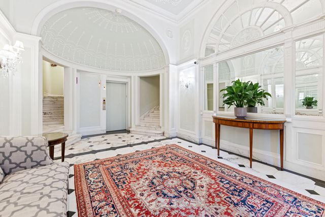 2600 N Lakeview Avenue 9B, Chicago, IL 60614